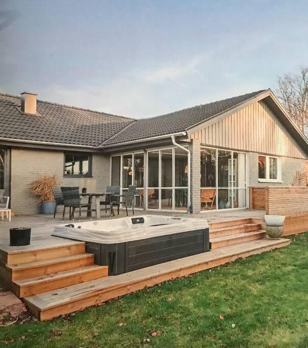 Willa Wunderbares Feriendomizil Mit Whirlpool Sölvesborg Zewnętrze zdjęcie